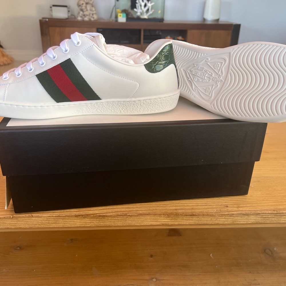 Gucci Miro’soft Sneakers with Red and Green Accents
